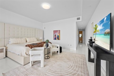 Снять в аренду кондоминиум в Санни-Айлс-Бич, Флорида 3 спальни, 232.53м2, № 1979418 - фото 24