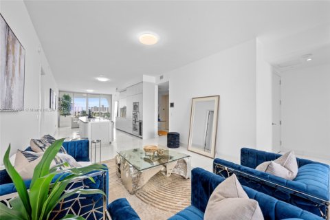 Снять в аренду кондоминиум в Санни-Айлс-Бич, Флорида 3 спальни, 232.53м2, № 1979418 - фото 11