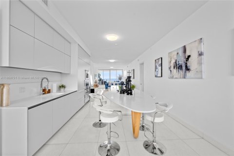 Снять в аренду кондоминиум в Санни-Айлс-Бич, Флорида 3 спальни, 232.53м2, № 1979418 - фото 14