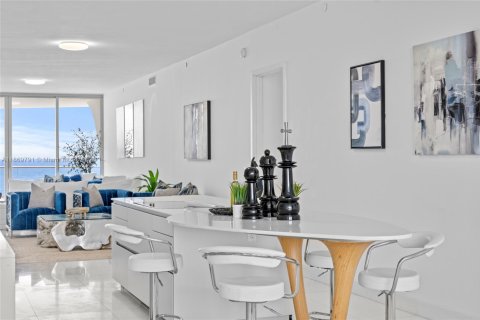 Снять в аренду кондоминиум в Санни-Айлс-Бич, Флорида 3 спальни, 232.53м2, № 1979418 - фото 18