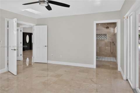 Casa en alquiler en Miami, Florida, 5 dormitorios, 258.36 m2 № 2244989 - foto 14
