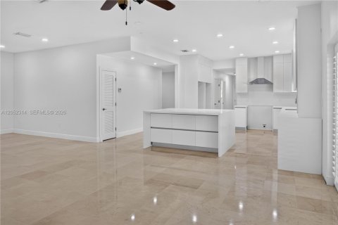 Casa en alquiler en Miami, Florida, 5 dormitorios, 258.36 m2 № 2244989 - foto 11