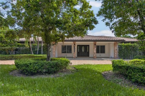 Casa en alquiler en Miami, Florida, 5 dormitorios, 258.36 m2 № 2244989 - foto 4