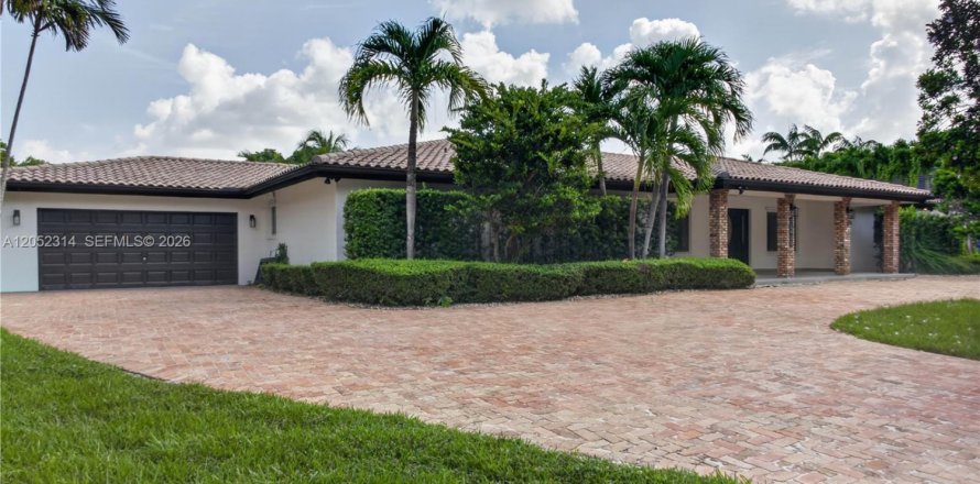 Casa en Miami, Florida 5 dormitorios, 258.36 m2 № 2244989