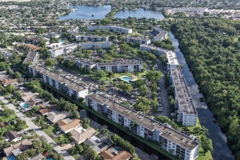 Condo in Oakland Park, Florida, 2 bedrooms  № 2003699