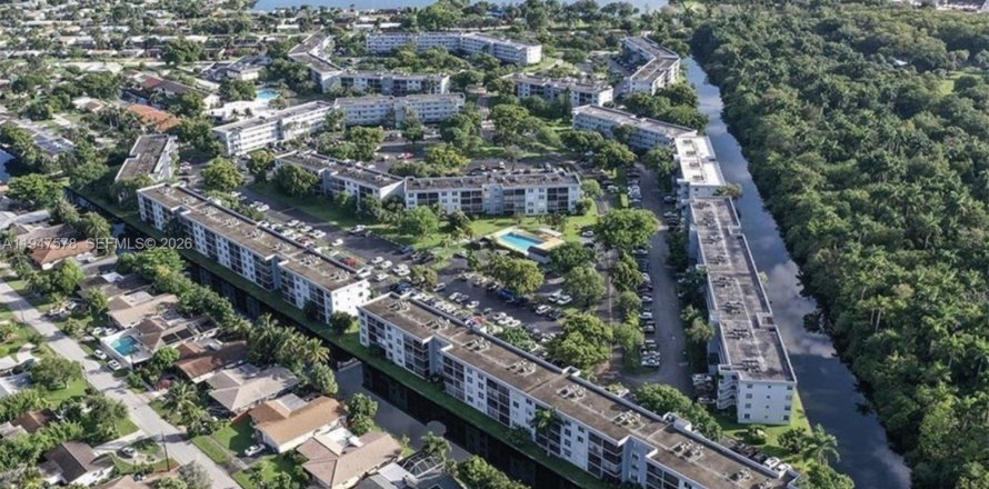 Condo in Oakland Park, Florida, 2 bedrooms  № 2003699