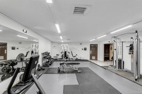 Condo in Oakland Park, Florida, 2 bedrooms  № 2003699 - photo 20