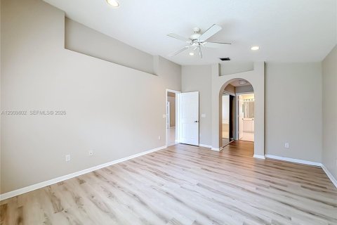 House in Boca Raton, Florida 3 bedrooms, 157.66 sq.m. № 2075371 - photo 16