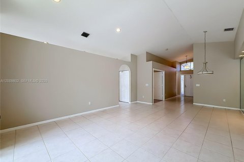 House in Boca Raton, Florida 3 bedrooms, 157.66 sq.m. № 2075371 - photo 9