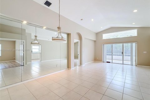 House in Boca Raton, Florida 3 bedrooms, 157.66 sq.m. № 2075371 - photo 4