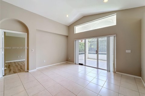 House in Boca Raton, Florida 3 bedrooms, 157.66 sq.m. № 2075371 - photo 7