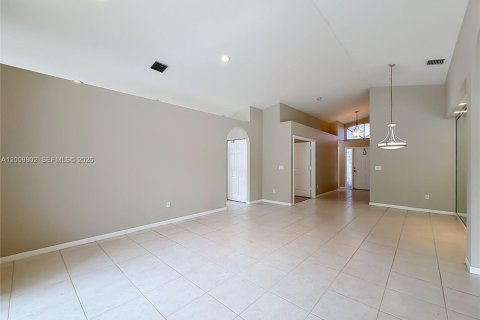 House in Boca Raton, Florida 3 bedrooms, 157.66 sq.m. № 2075371 - photo 11