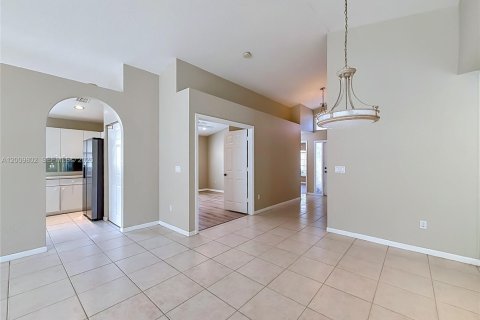 House in Boca Raton, Florida 3 bedrooms, 157.66 sq.m. № 2075371 - photo 5