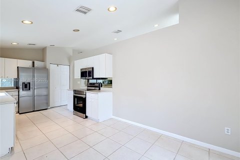 House in Boca Raton, Florida 3 bedrooms, 157.66 sq.m. № 2075371 - photo 13