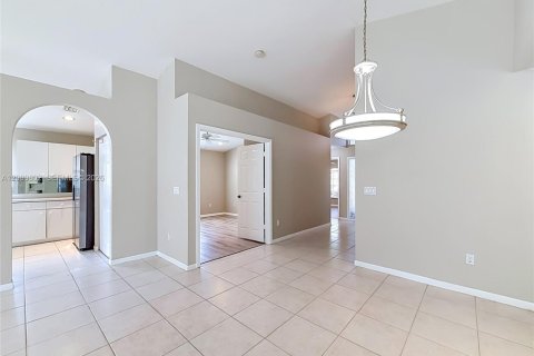 House in Boca Raton, Florida 3 bedrooms, 157.66 sq.m. № 2075371 - photo 10