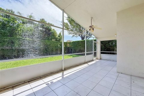 House in Boca Raton, Florida 3 bedrooms, 157.66 sq.m. № 2075371 - photo 28