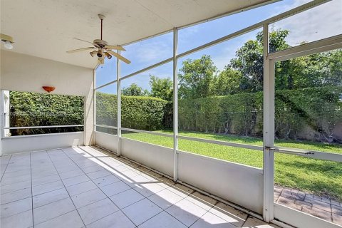 House in Boca Raton, Florida 3 bedrooms, 157.66 sq.m. № 2075371 - photo 27