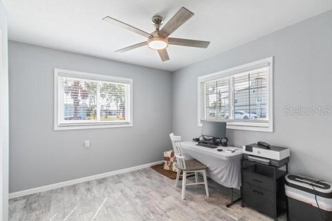 House in Hudson, Florida 3 bedrooms, 141.95 sq.m. № 1593190 - photo 5