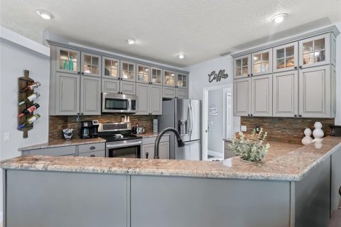 House in Beverly Hills, Florida 3 bedrooms, 198.07 sq.m. № 1642117 - photo 13