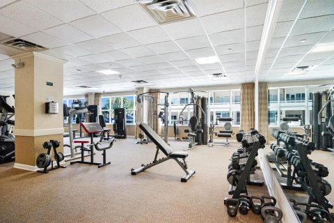 Снять в аренду кондоминиум в Форт-Лодердейл, Флорида 3 комнаты, 110.55м2, № 2176782 - фото 24
