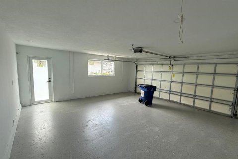House in North Fort Myers, Florida 4 bedrooms, 236.81 sq.m. № 2097229 - photo 18