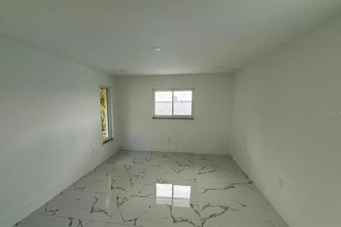 House in North Fort Myers, Florida 4 bedrooms, 236.81 sq.m. № 2097229 - photo 30