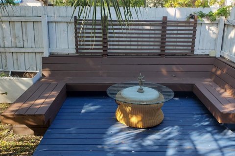 Casa en venta en Fort Lauderdale, Florida, 2 dormitorios, 62.43 m2 № 2168299 - foto 17