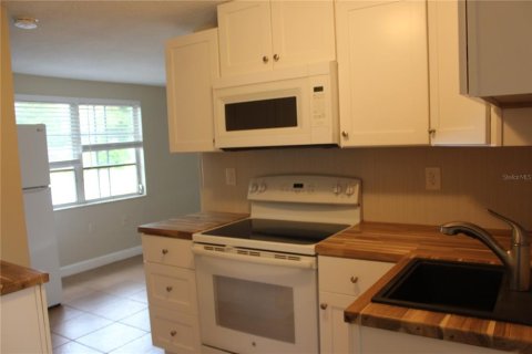 Immobilier commercial à vendre à New Port Richey, Floride: 2 chambres, 120.22 m2 № 1910631 - photo 2