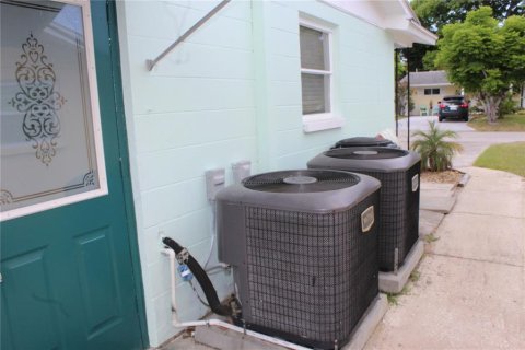 Immobilier commercial à vendre à New Port Richey, Floride: 2 chambres, 120.22 m2 № 1910631 - photo 8
