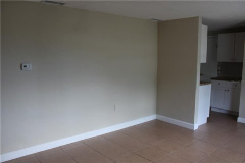 Immobilier commercial à vendre à New Port Richey, Floride: 2 chambres, 120.22 m2 № 1910631 - photo 3