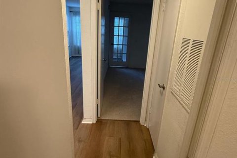Condo in Orlando, Florida, 1 bedroom  № 1626645 - photo 13