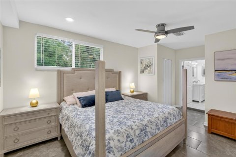 House in Temple Terrace, Florida 3 bedrooms, 106.74 sq.m. № 1854639 - photo 15