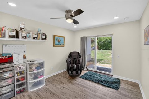 House in Temple Terrace, Florida 3 bedrooms, 106.74 sq.m. № 1854639 - photo 21