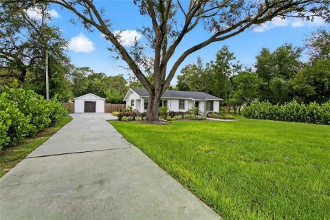 House in Temple Terrace, Florida 3 bedrooms, 106.74 sq.m. № 1854639 - photo 3