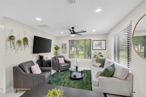 House in Temple Terrace, Florida 3 bedrooms, 106.74 sq.m. № 1854639 - photo 8