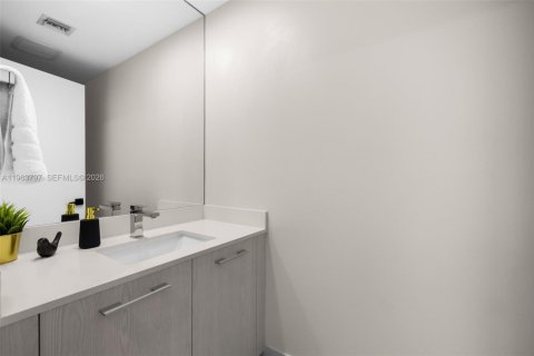 Condominio en alquiler en Miami, Florida, 2 dormitorios, 104.14 m2 № 2025480 - foto 26