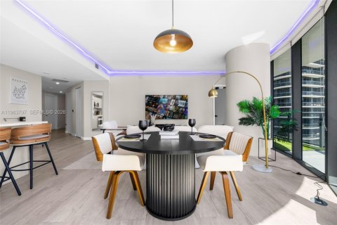 Condominio en alquiler en Miami, Florida, 2 dormitorios, 104.14 m2 № 2025480 - foto 17