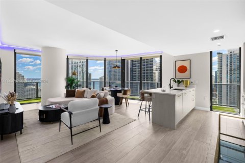 Condominio en alquiler en Miami, Florida, 2 dormitorios, 104.14 m2 № 2025480 - foto 3