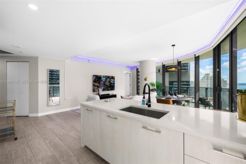 Condominio en alquiler en Miami, Florida, 2 dormitorios, 104.14 m2 № 2025480 - foto 7