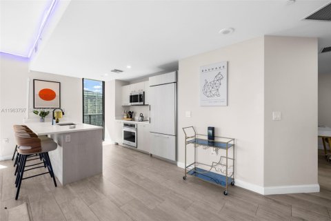 Condominio en alquiler en Miami, Florida, 2 dormitorios, 104.14 m2 № 2025480 - foto 10