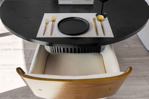 Condominio en alquiler en Miami, Florida, 2 dormitorios, 104.14 m2 № 2025480 - foto 20