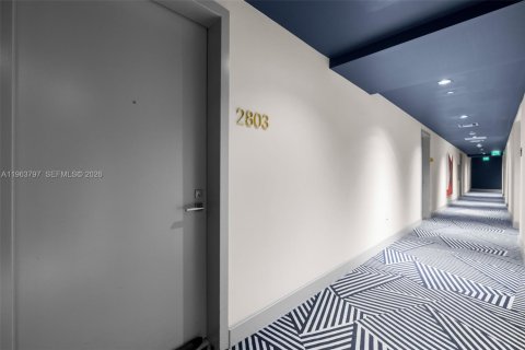 Condominio en alquiler en Miami, Florida, 2 dormitorios, 104.14 m2 № 2025480 - foto 2