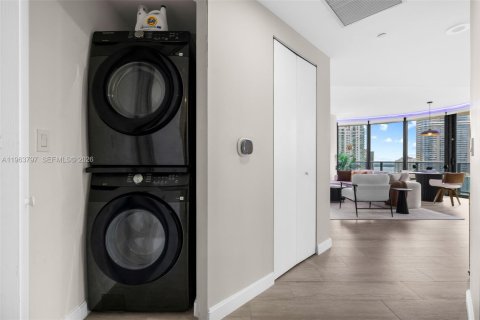 Condominio en alquiler en Miami, Florida, 2 dormitorios, 104.14 m2 № 2025480 - foto 24