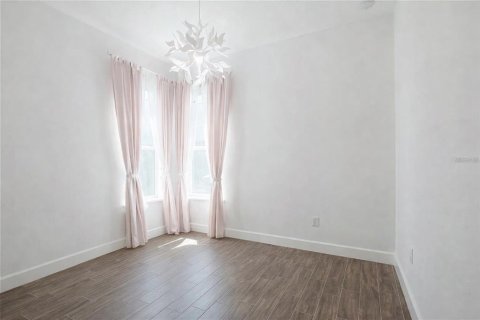 Villa ou maison à louer à Orlando, Floride: 4 chambres, 270.25 m2 № 2106461 - photo 15