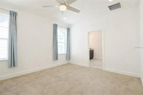 Villa ou maison à louer à Orlando, Floride: 4 chambres, 270.25 m2 № 2106461 - photo 9