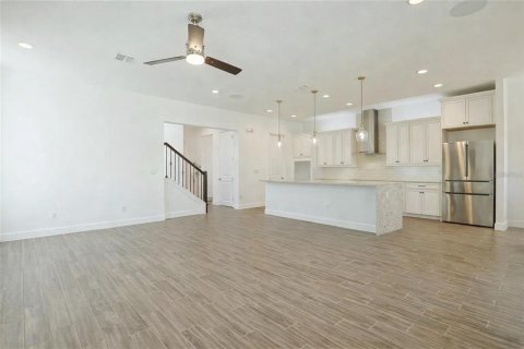 Villa ou maison à louer à Orlando, Floride: 4 chambres, 270.25 m2 № 2106461 - photo 4