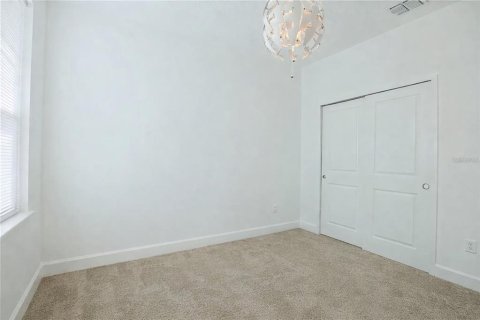 Villa ou maison à louer à Orlando, Floride: 4 chambres, 270.25 m2 № 2106461 - photo 17