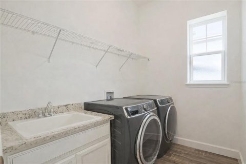 Villa ou maison à louer à Orlando, Floride: 4 chambres, 270.25 m2 № 2106461 - photo 24