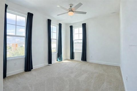 Villa ou maison à louer à Orlando, Floride: 4 chambres, 270.25 m2 № 2106461 - photo 12