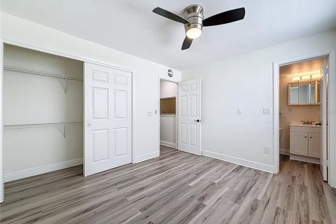 Condo in Tampa, Florida, 1 bedroom  № 1916754 - photo 23